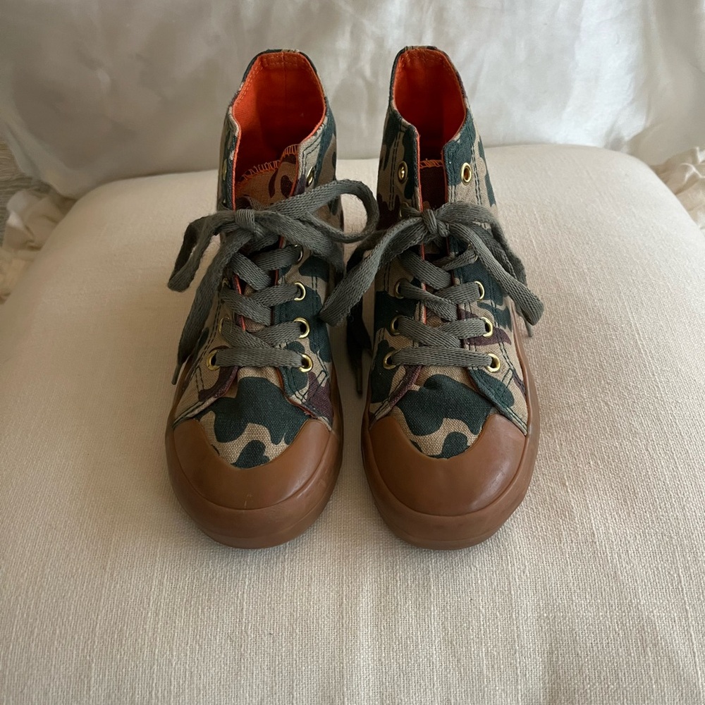US Sports: Camouflage, Children Sneakers; Orange lined; Sz 12